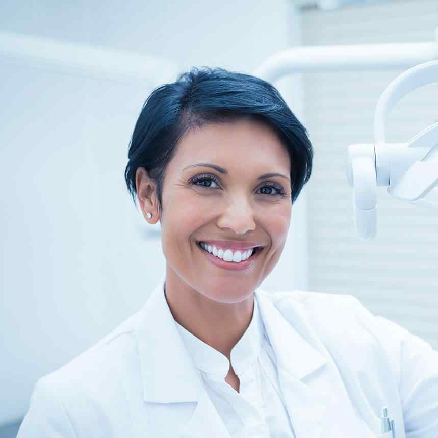 https://vetmanagersbg.com/wp-content/uploads/2020/02/doctor-01.jpg